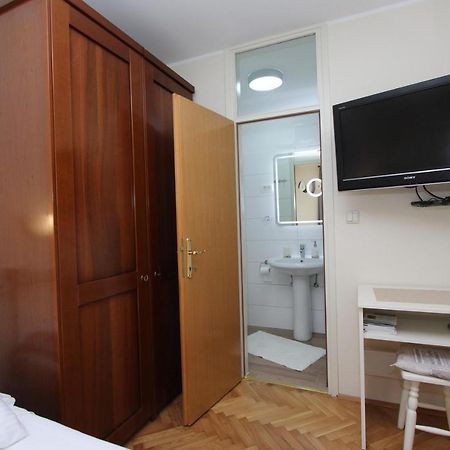 Room Roma روفينج المظهر الخارجي الصورة
